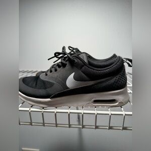 Nike Women’s Black and White Sneakers